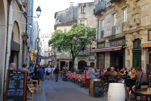 Cultura de los cafés, tradición muy arraigada en Montpellier (Francia).